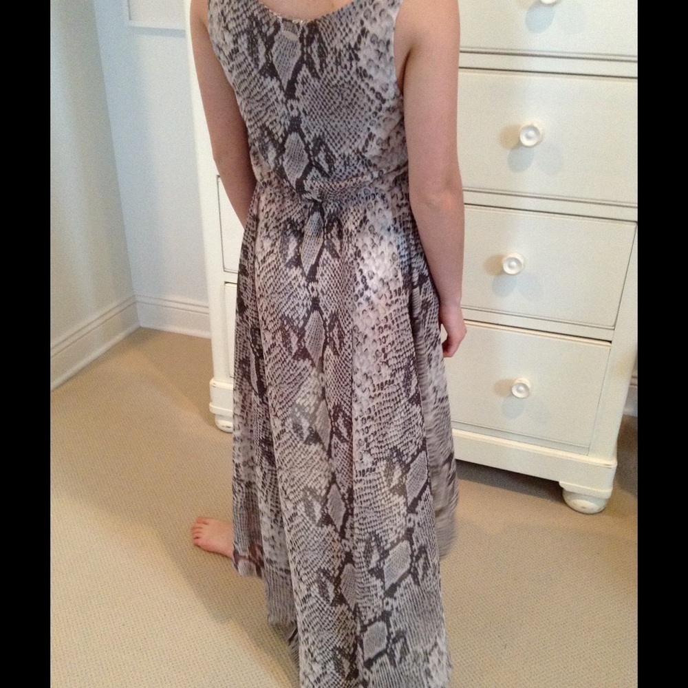 Hostess pick Python print coverupπππ - Picture 2 of 2